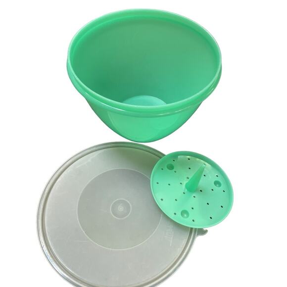 Tupperware Crisp It Lettuce Crisper Spike Cabbage Keeper Domed Lid 679 680 681 - Picture 12 of 13